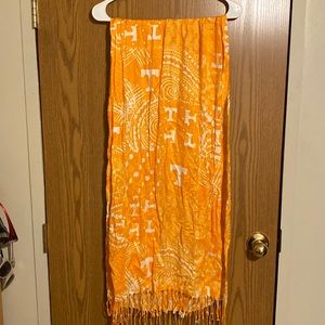 Tennessee scarf with fringe